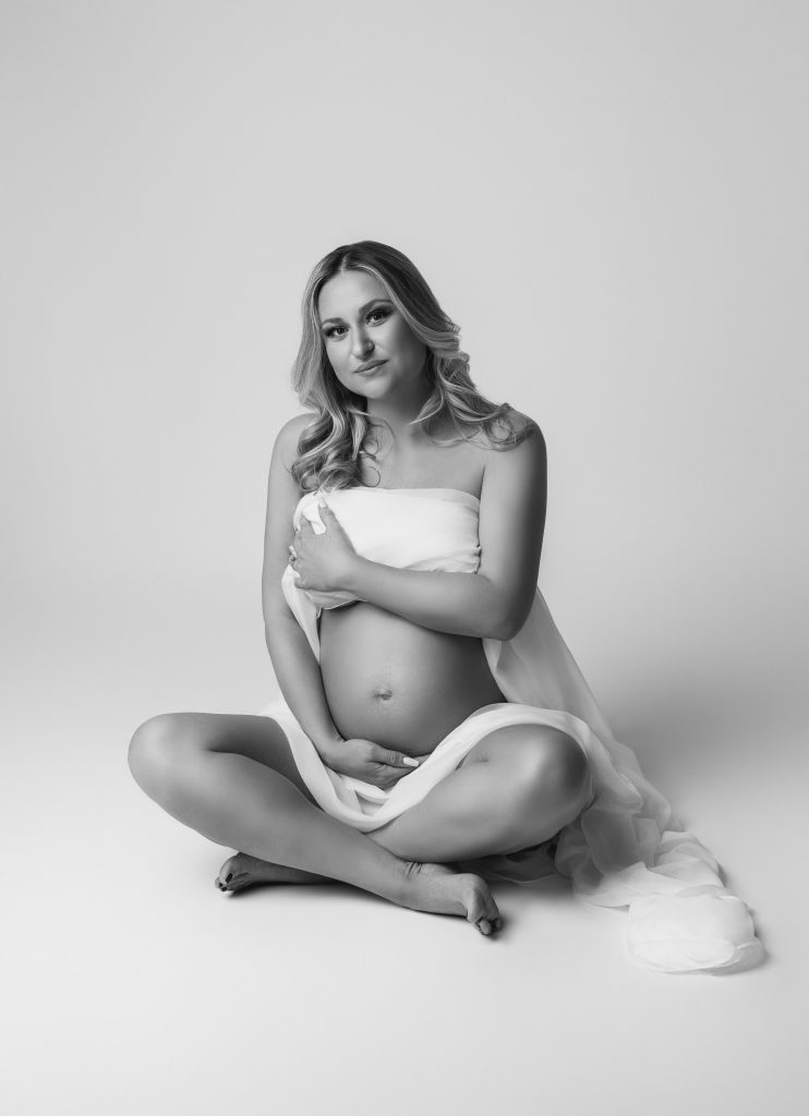 Maternity Photoshoot in Philadelphia 11