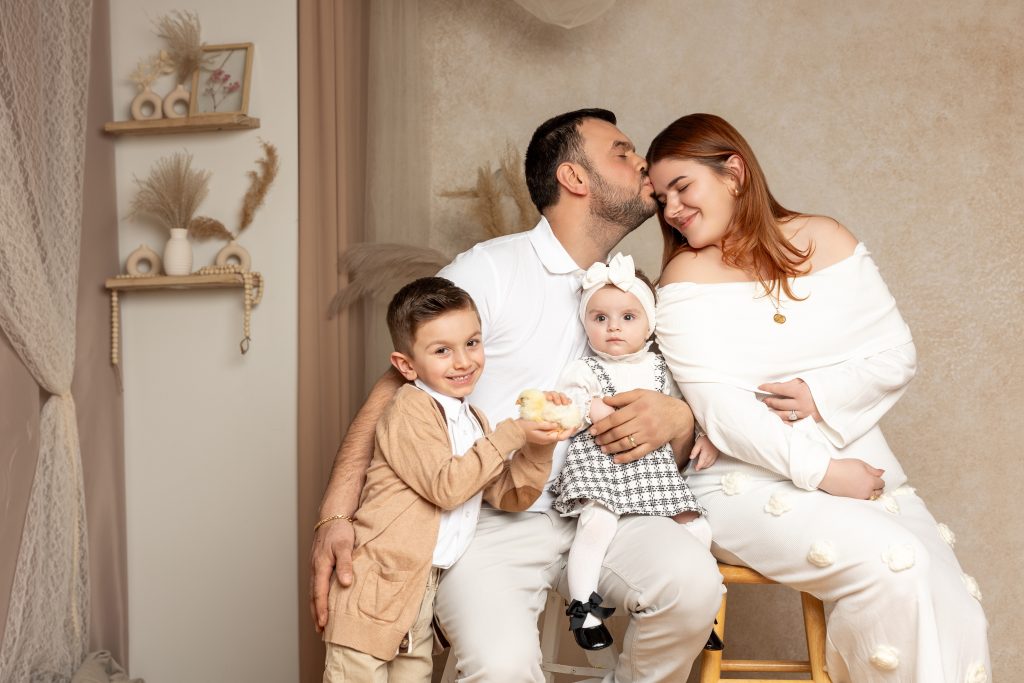 Why Busy Families in Philadelphia Prefer Spring Studio Sessions Over Outdoor Shoots