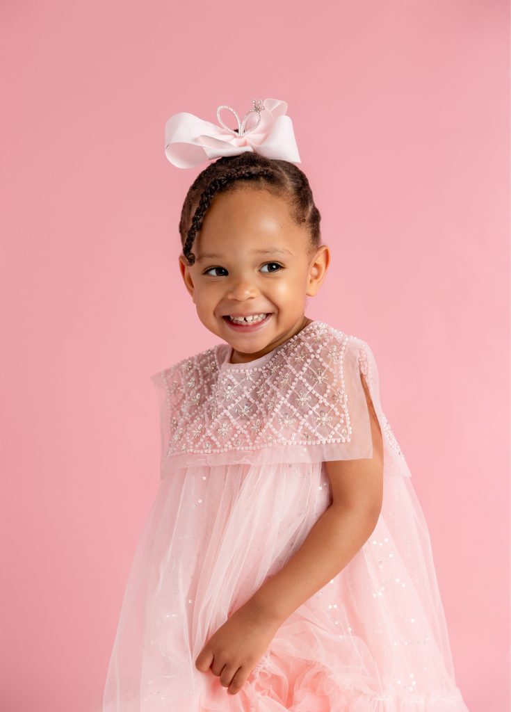 Soft Pastels vs. Bright Colors: Choosing the Right Spring Palette for Your Studio Session