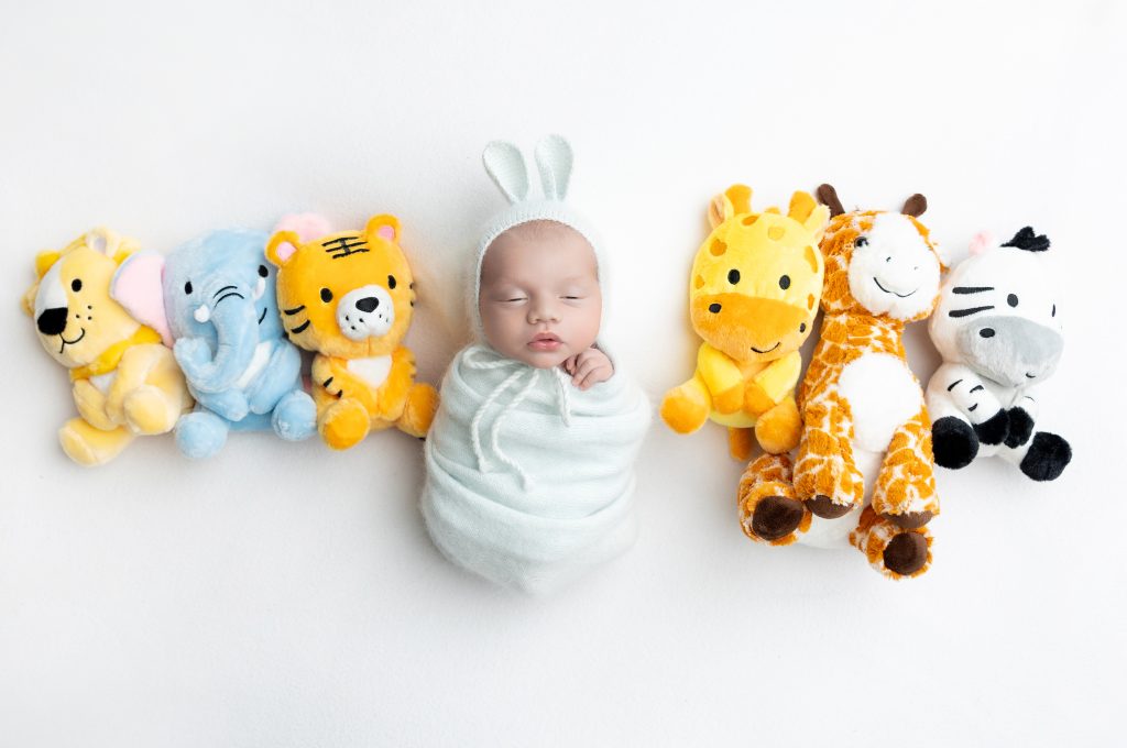 Lifestyle vs Studio Newborn Photography in Philadelphia: Which Is Right for You