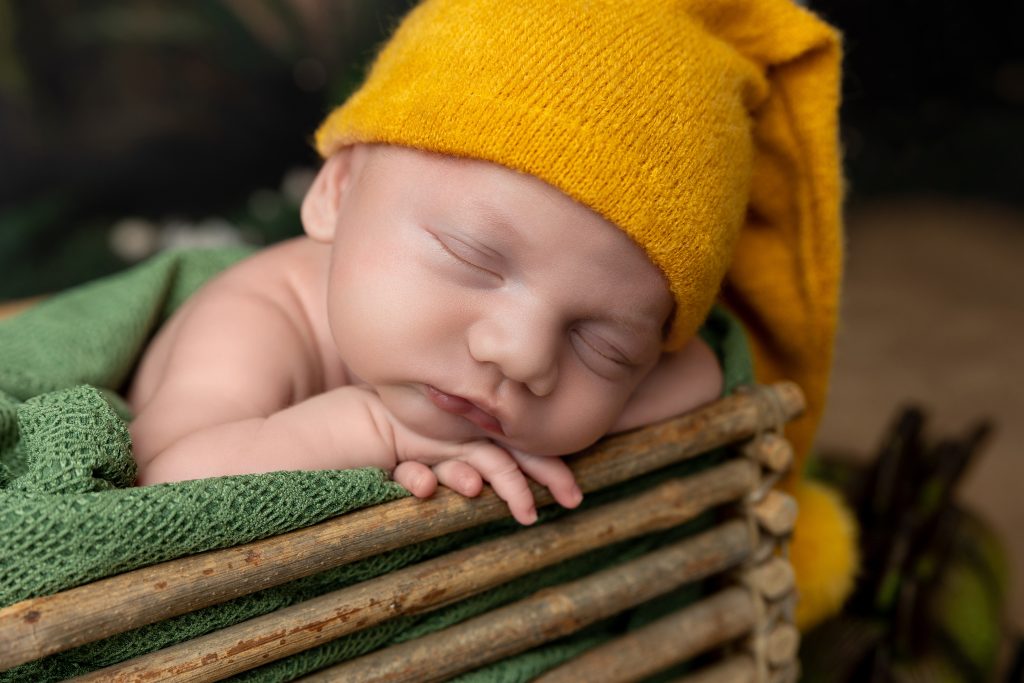 Lifestyle vs Studio Newborn Photography in Philadelphia: Which Is Right for You 3